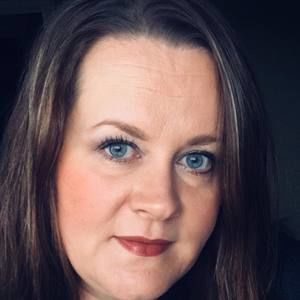 Meet your Posher, Riana